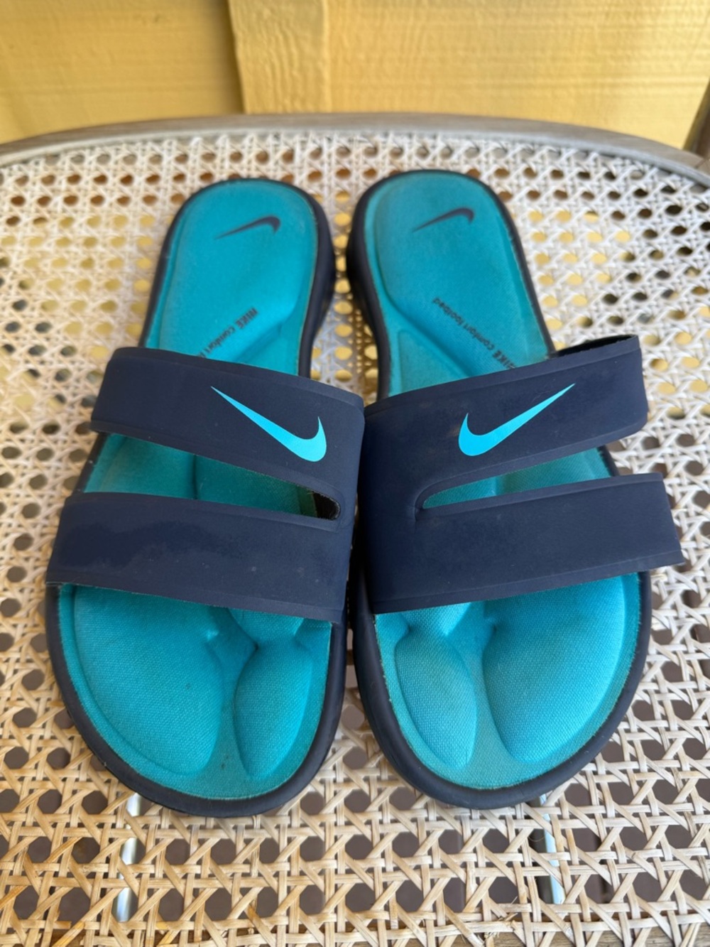 Nike Comfort Footbed Slide Sandals Navy Blue Teal Men’s Size 9 Women’s size 10.5